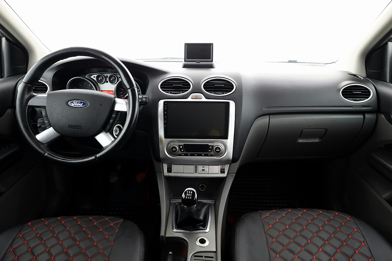 Ford Focus Exclusive Facelift 1.6 74 kW - Photo 5