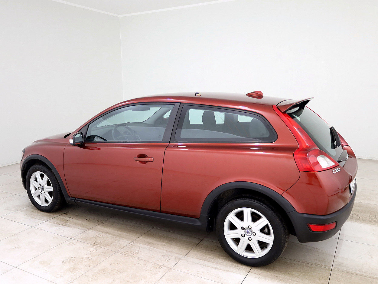 Volvo C30 Momentum 2.0 D4 100 kW - Photo 4