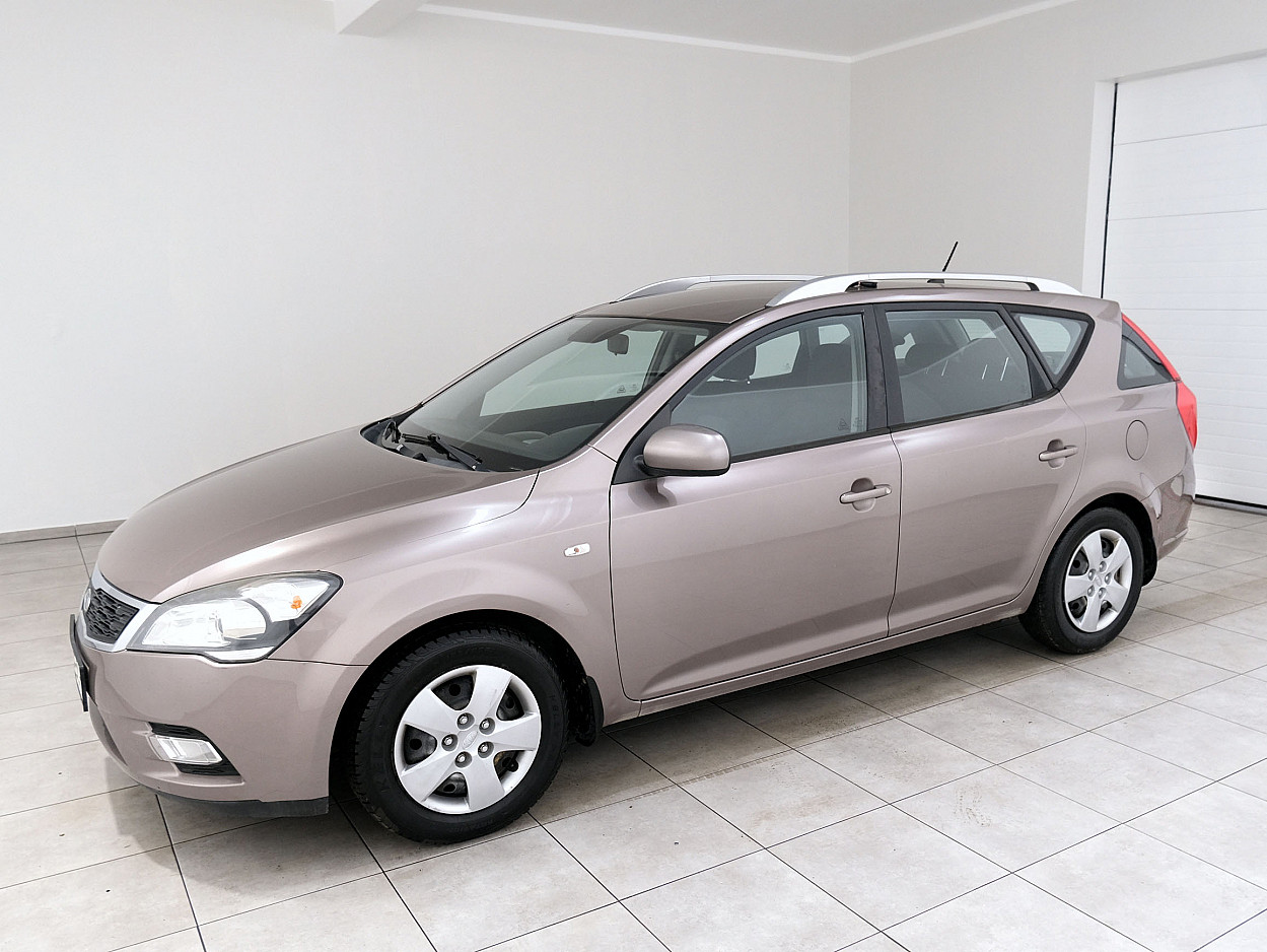 Kia Ceed Elegance Facelift 1.6 93 kW - Photo 2