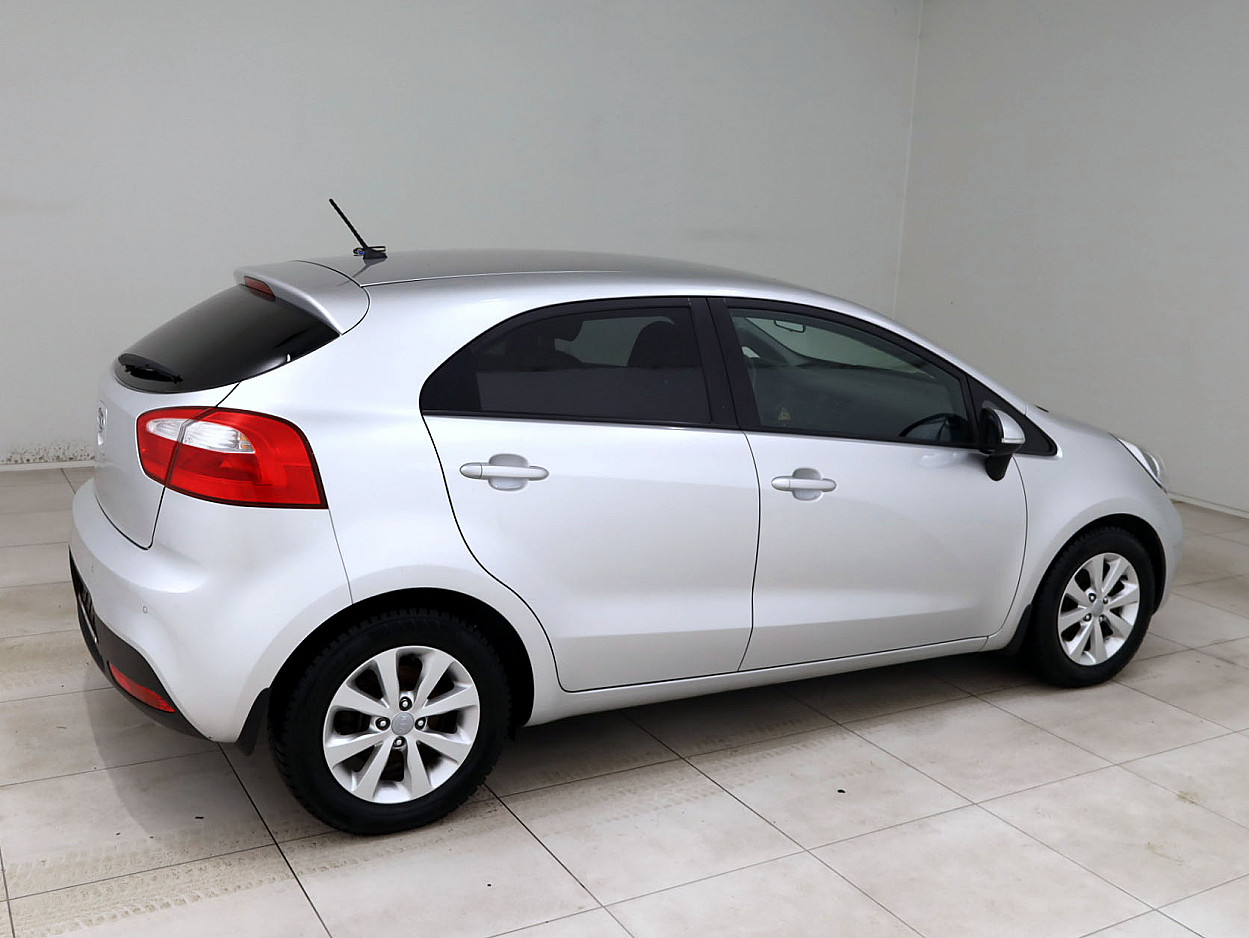 Kia Rio Comfort 1.4 80 kW - Photo 3