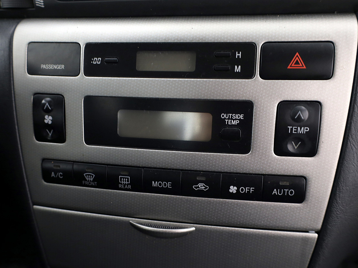 Toyota Corolla Linea Sol Facelift ATM 1.6 81 kW - Photo 8