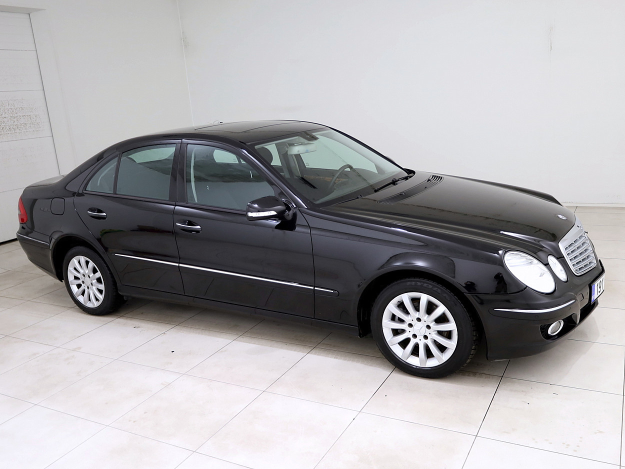 Mercedes-Benz E 200 Elegance Facelift ATM 1.8 135 kW - Photo 1