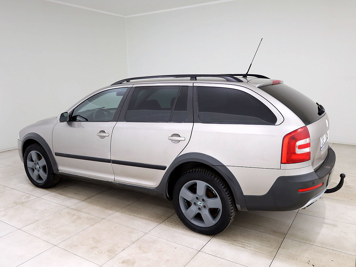 Skoda Octavia Scout 4x4 Highline 2.0 TDI 103 kW - Photo 4