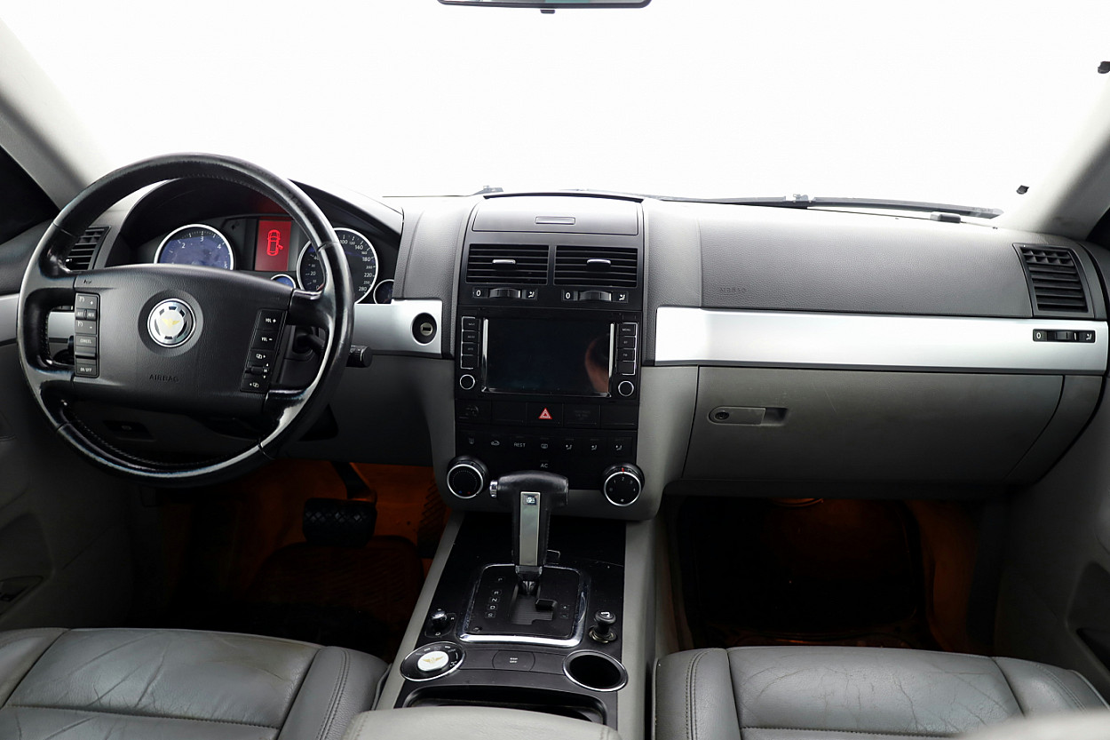 Volkswagen Touareg Highline Facelift ATM 2.5 TDI 128kW
