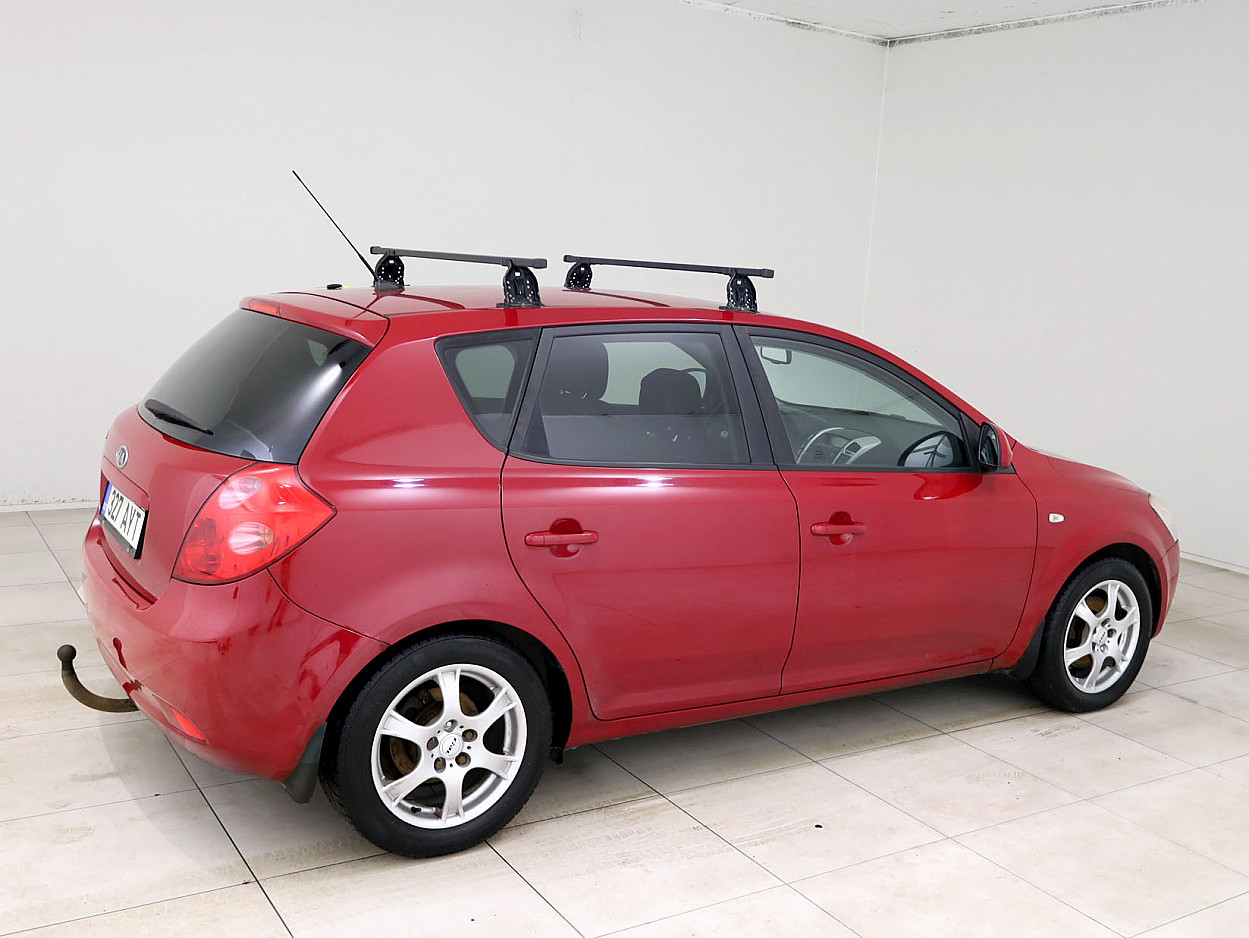 Kia Ceed Elegance 1.4 80 kW - Photo 3