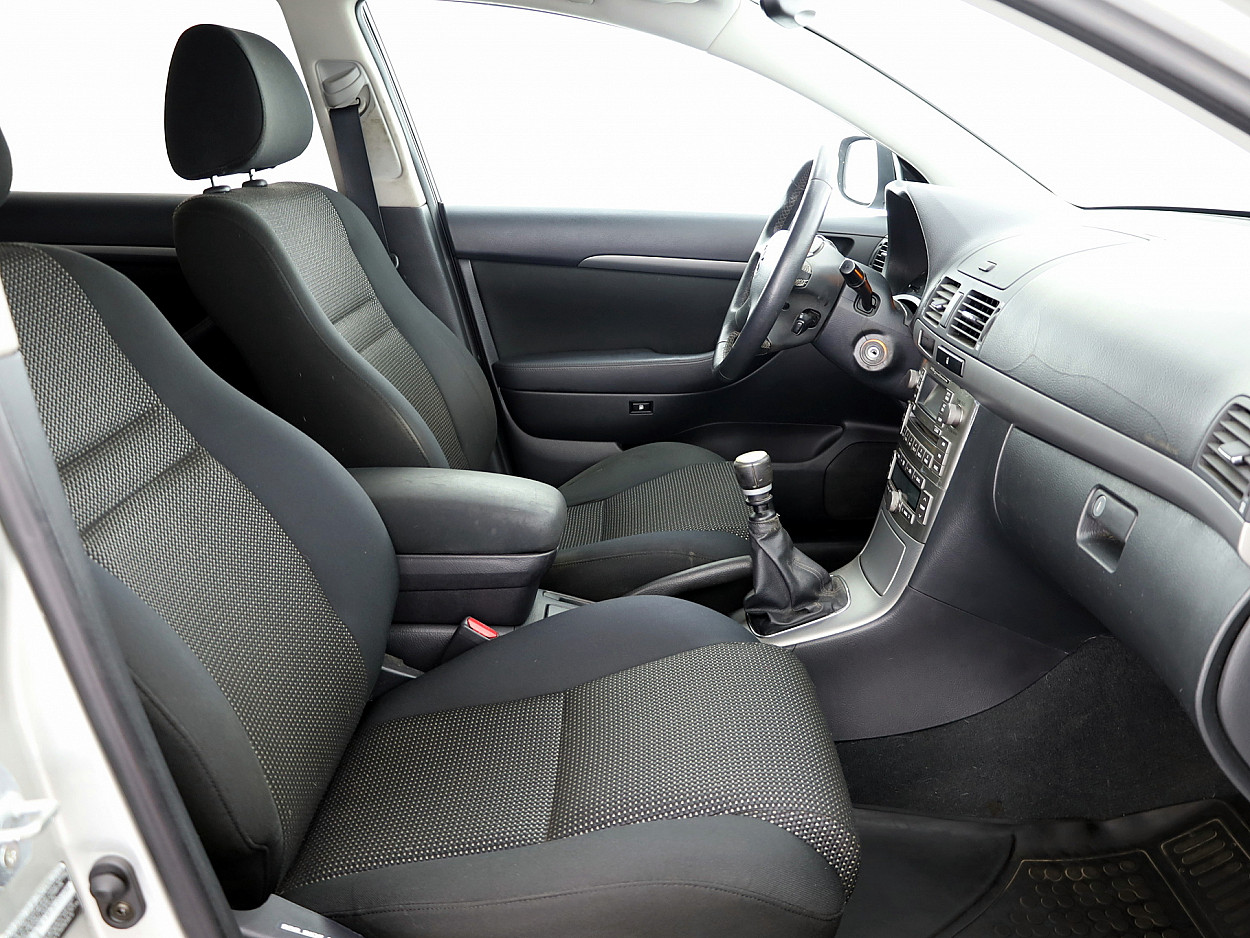 Toyota Avensis Linea Sol Facelift 2.2 D-CAT 130kW