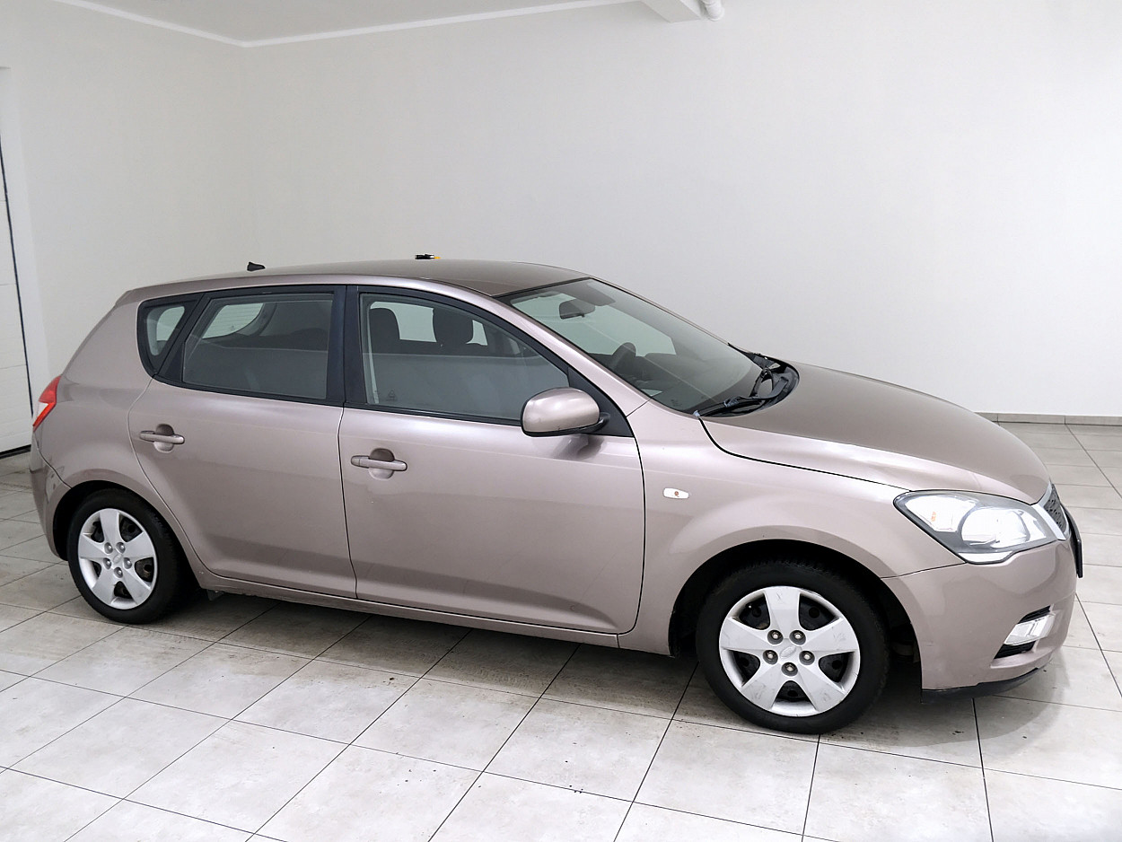 Kia Ceed Facelift 1.6 CRDi 66 kW - Photo 1