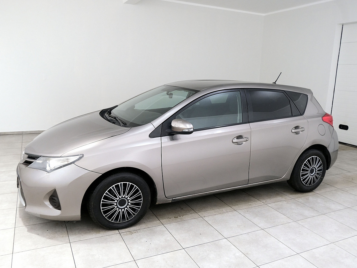 Toyota Auris Linea Sol 1.4 D-4D 66 kW - Photo 2