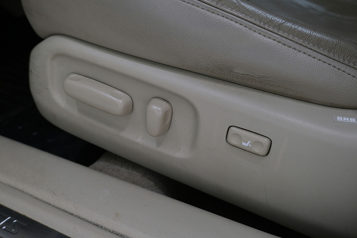 Toyota Avensis Luxury ATM 2.4 120 kW - Photo 9