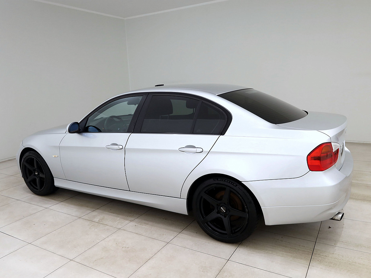 BMW 320 Sportpakett 2.0 110 kW - Photo 4