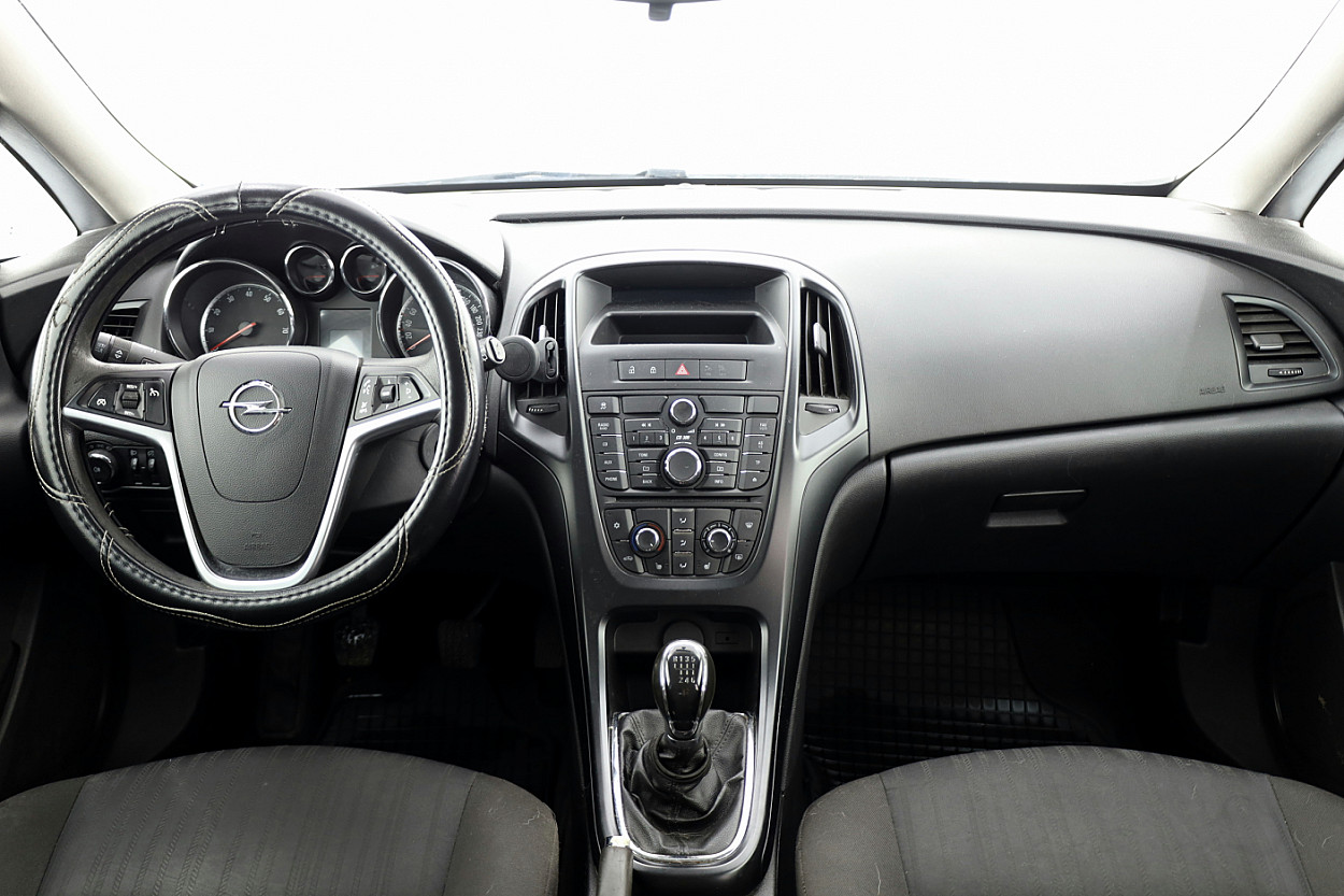 Opel Astra Elegance 1.4 103kW