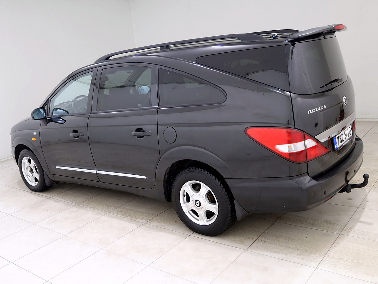 SsangYong Rodius Luxury ATM 2.7 XDi 121 kW - Photo 4