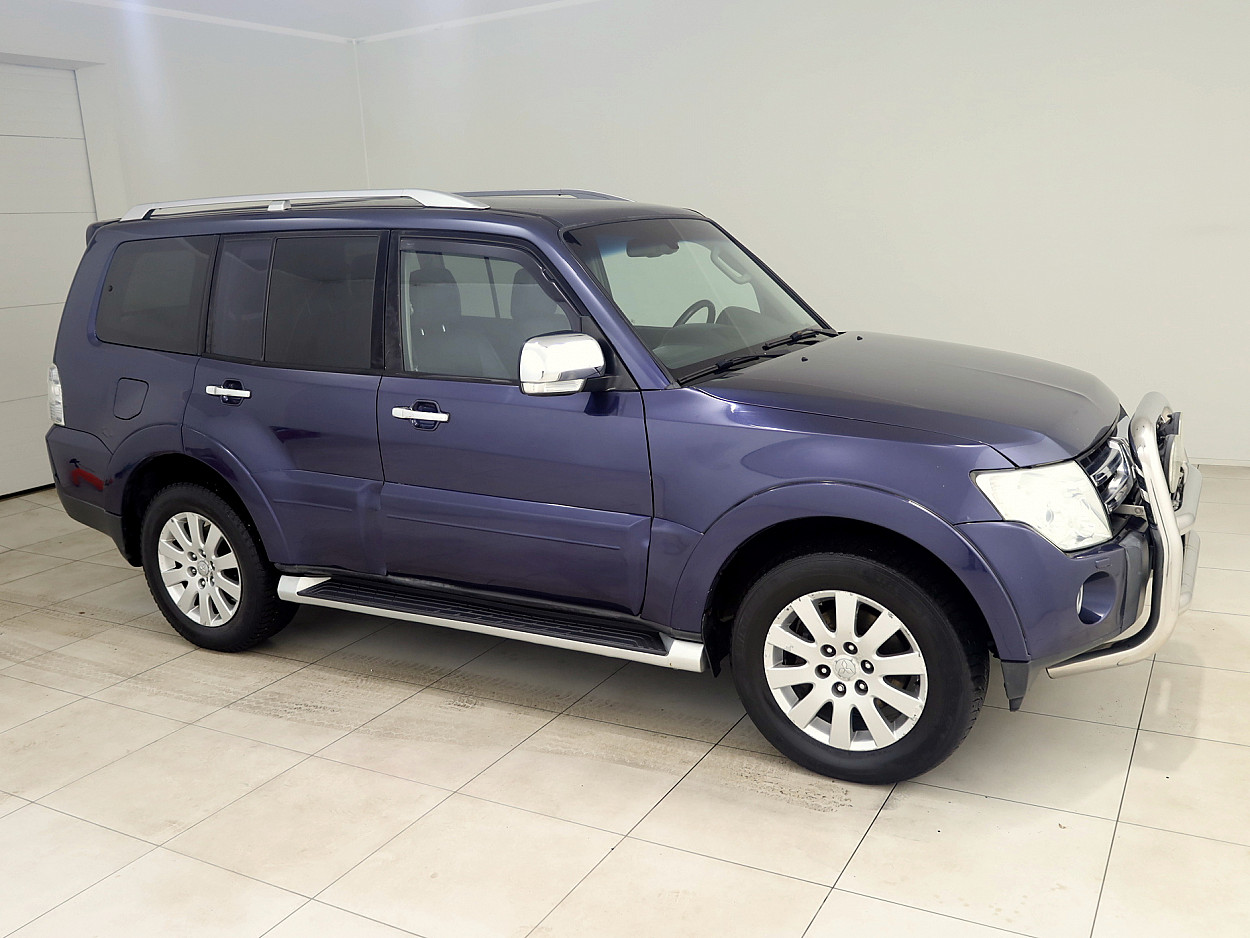 Mitsubishi Pajero Luxury ATM 3.2 DI-D 125 kW - Photo 1