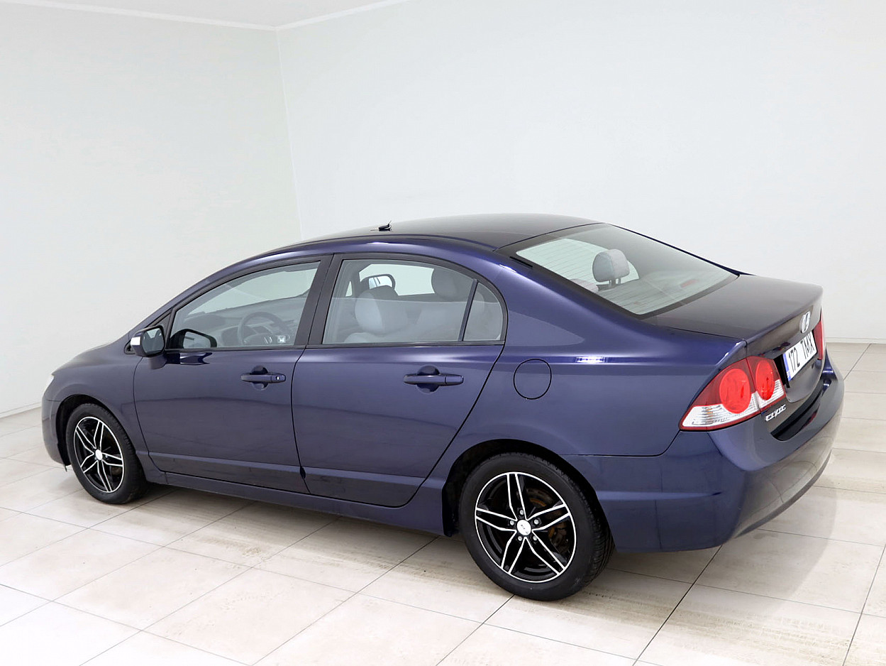 Honda Civic Elegance ATM 1.8 103 kW - Photo 4