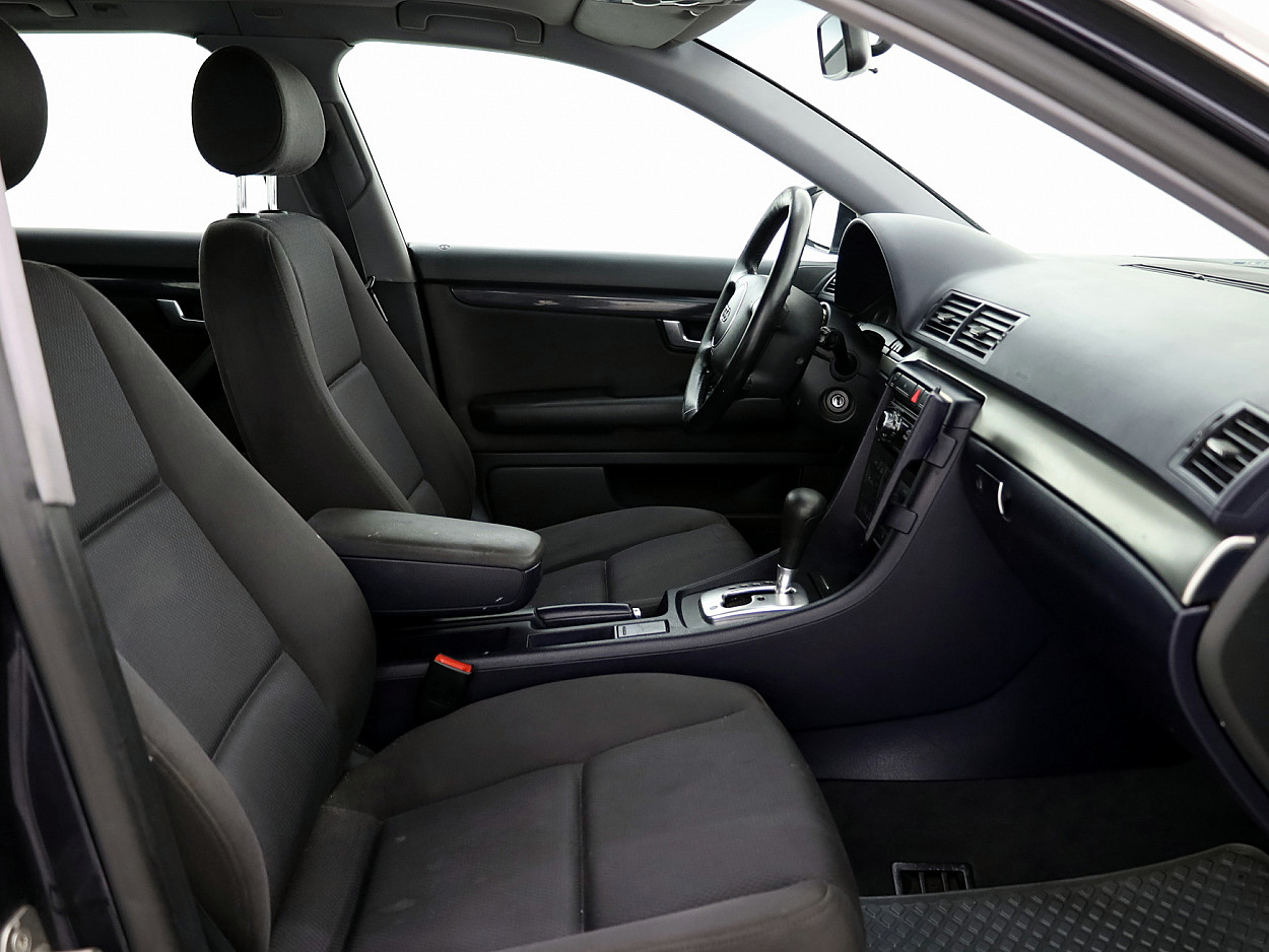 Audi A4 Avant Comfortline ATM 2.5 TDI 120 kW - Photo 6