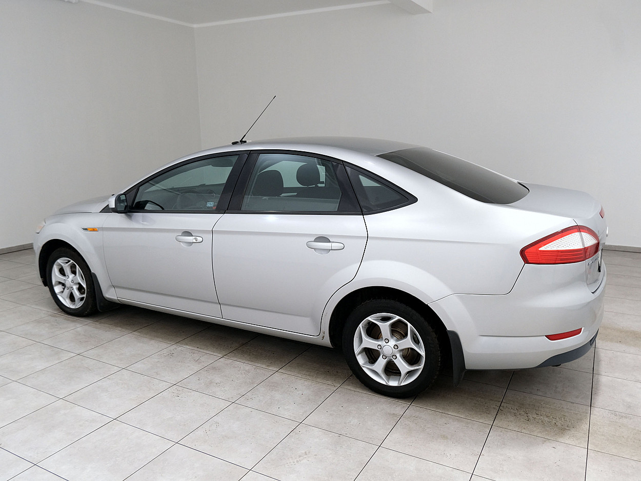 Ford Mondeo Comfort 2.0 107 kW - Photo 4