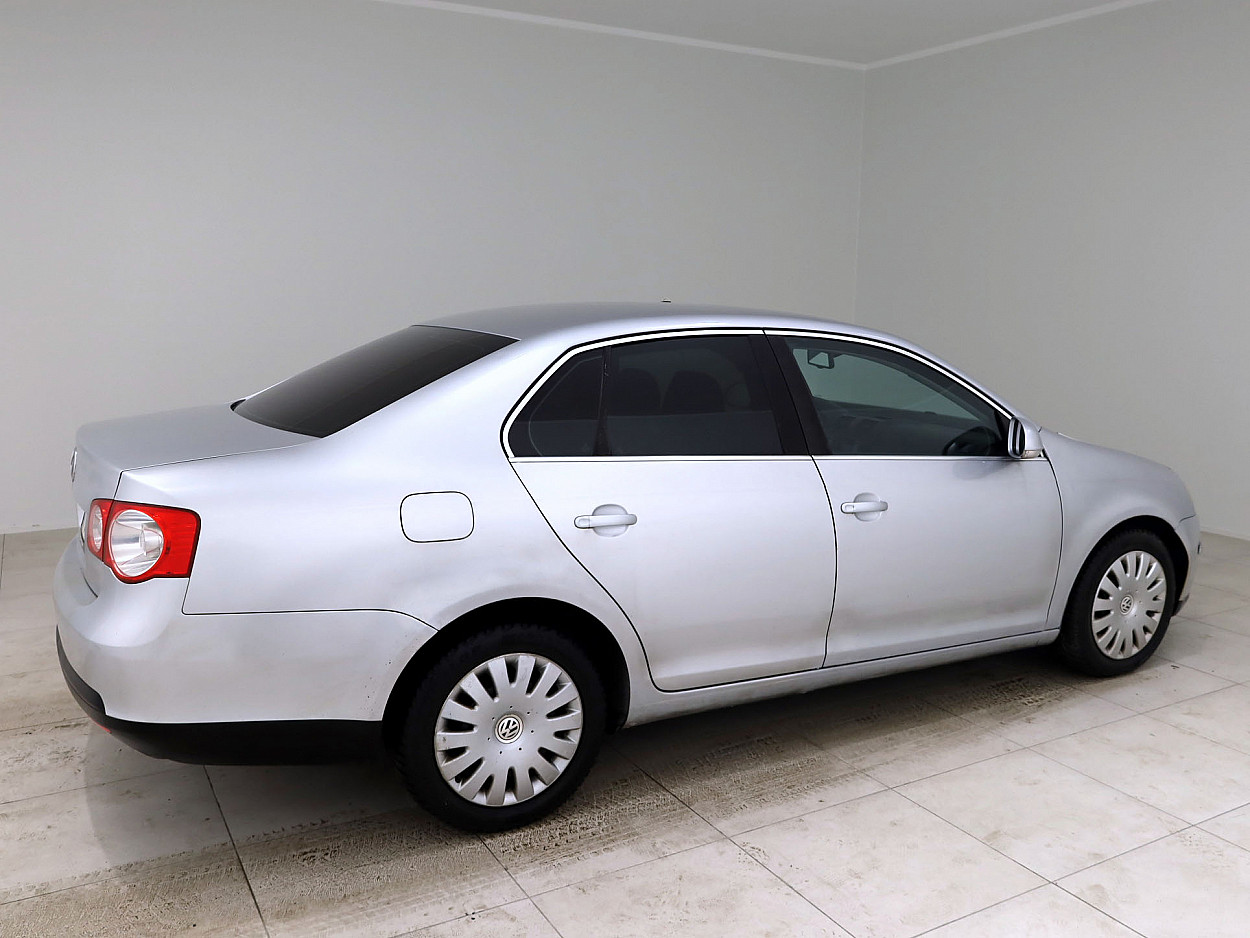 Volkswagen Jetta Comfortline ATM 1.9 TDI 77 kW - Photo 3