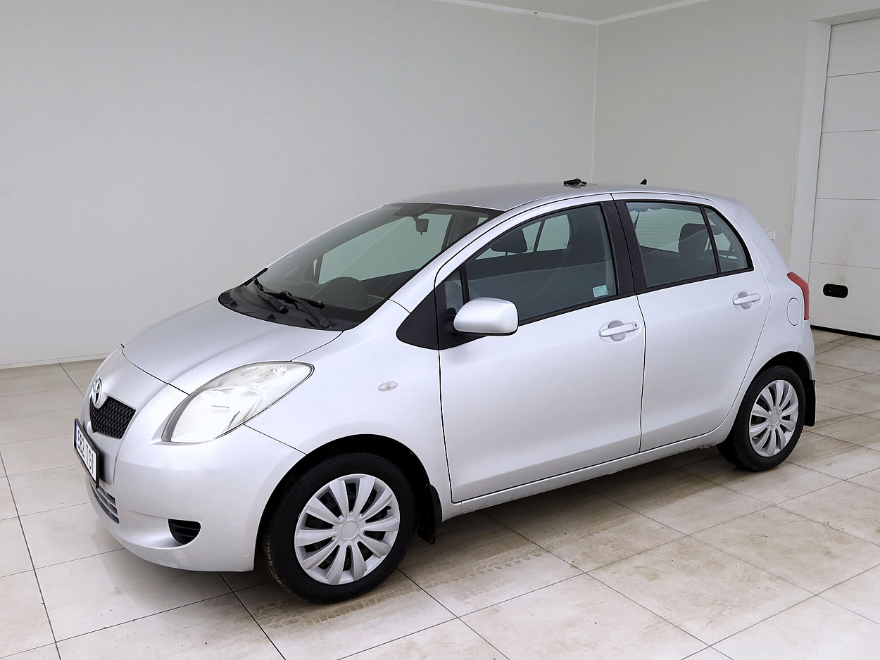 Toyota Yaris Linea Sol A-C 1.3 64 kW - Photo 2