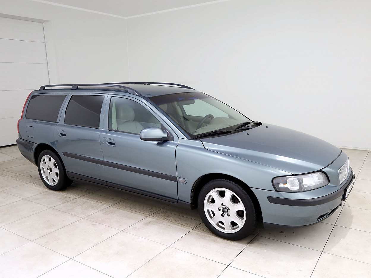 Volvo V70 Summum 2.5 D5 103 kW - Photo 1