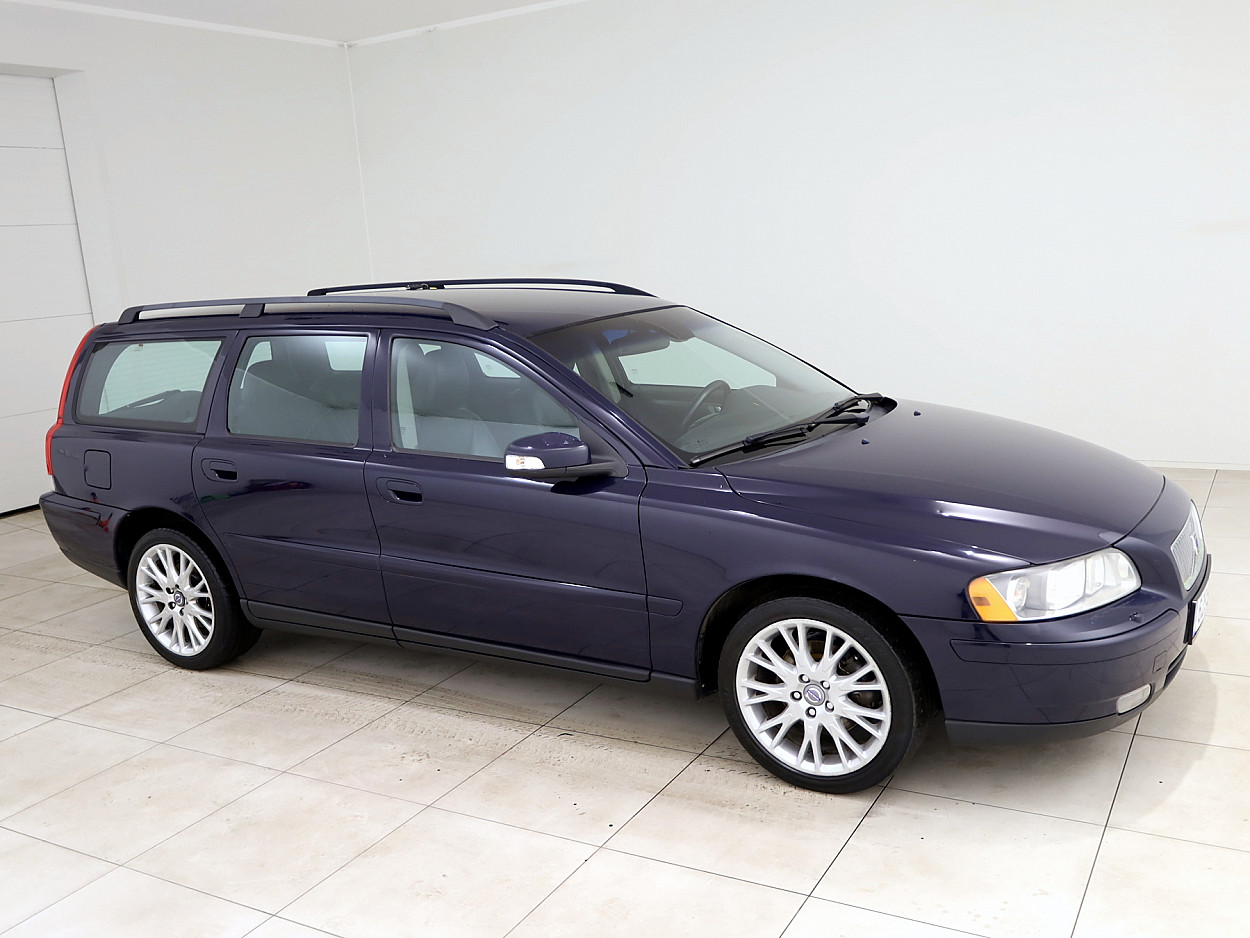 Volvo V70 Summum Facelift ATM 2.4 D5 120 kW - Photo 1