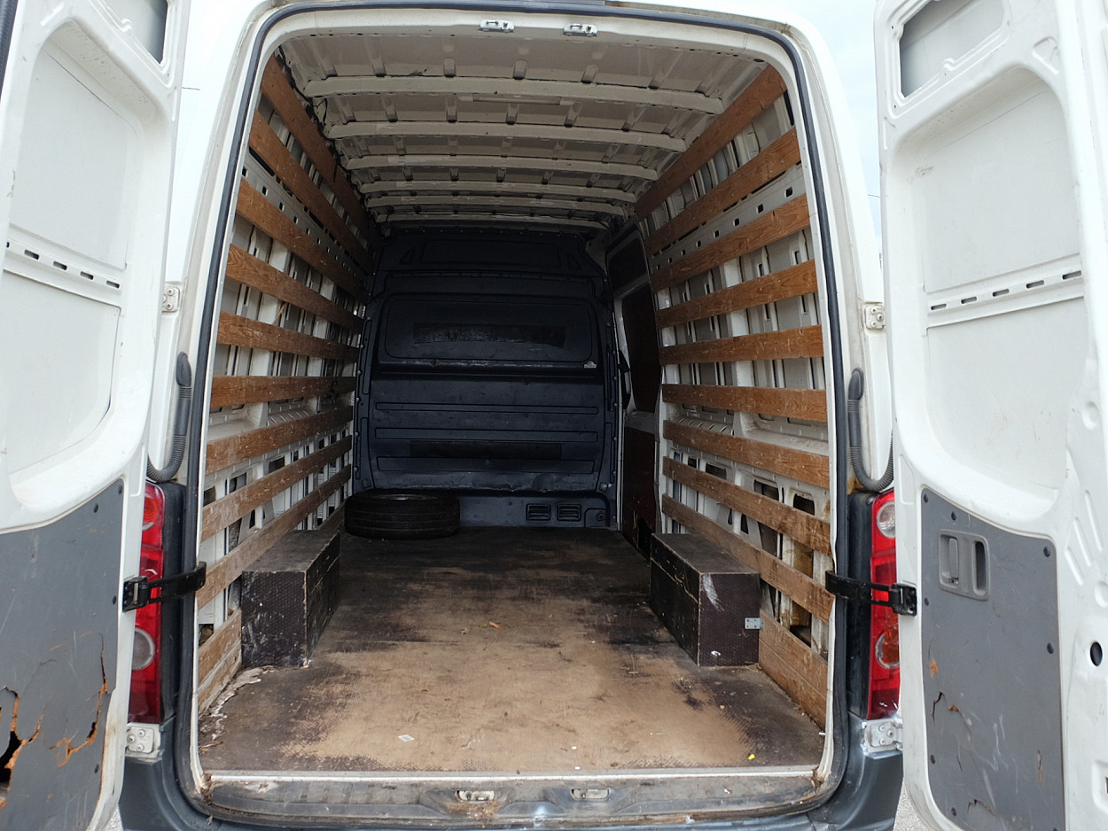 Volkswagen Crafter 2.5 TDI 100 kW - Photo 8