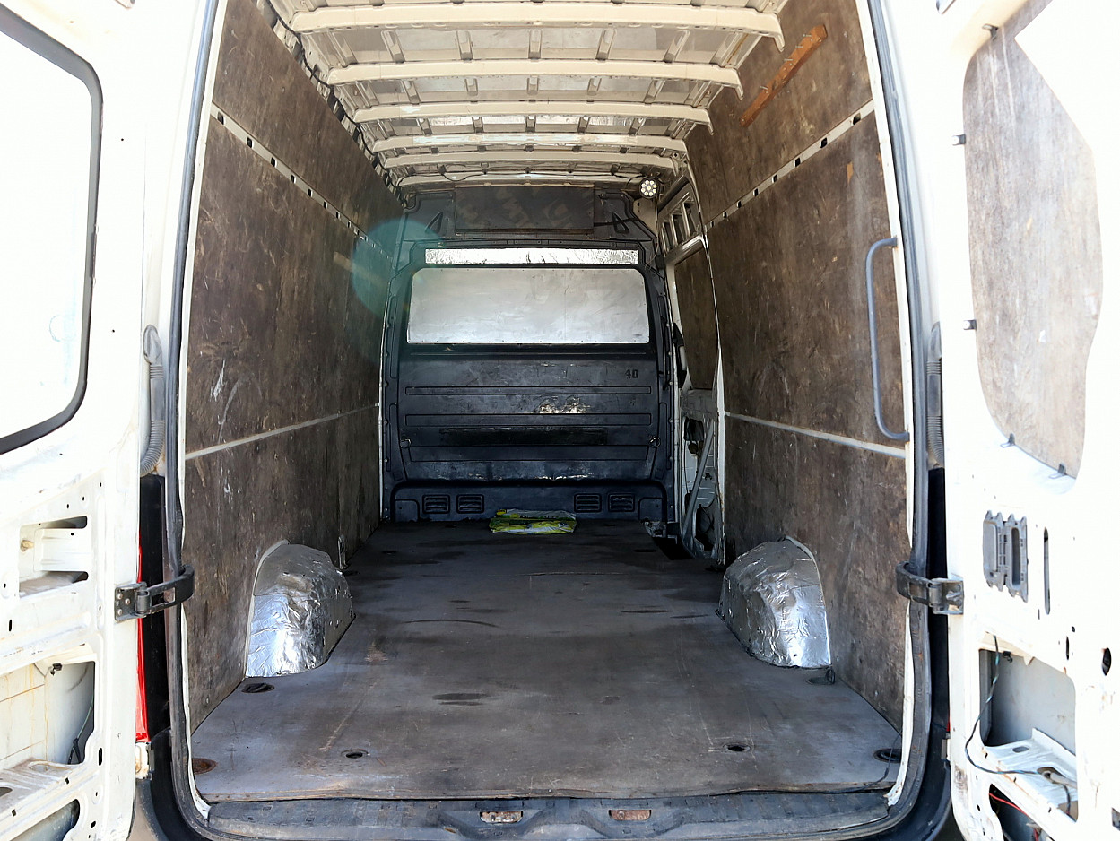 Volkswagen Crafter Extralong 2.5 TDI 100 kW - Photo 7