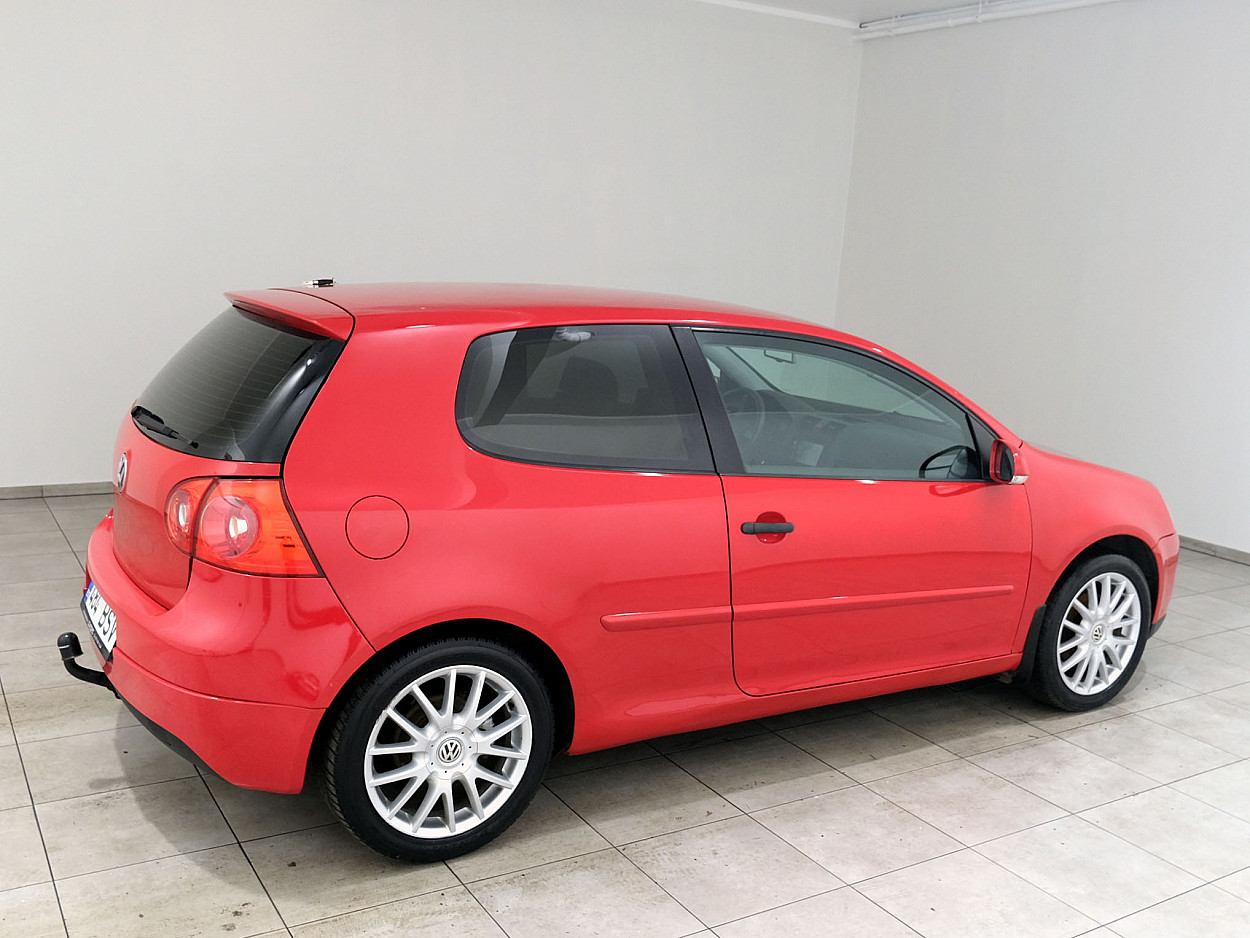 Volkswagen Golf GTI 2.0 110 kW - Photo 3