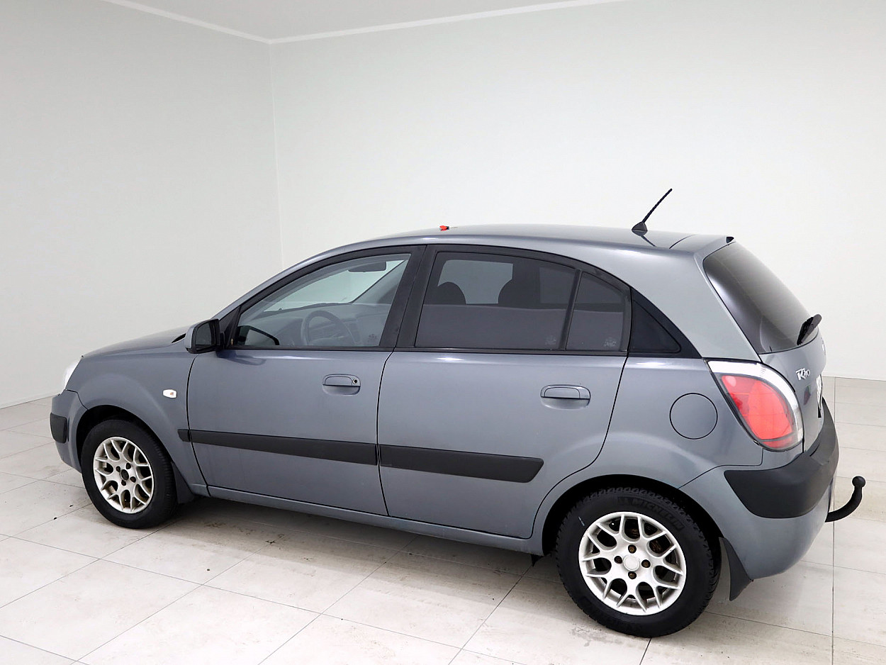 Kia Rio City 1.4 71 kW - Photo 4