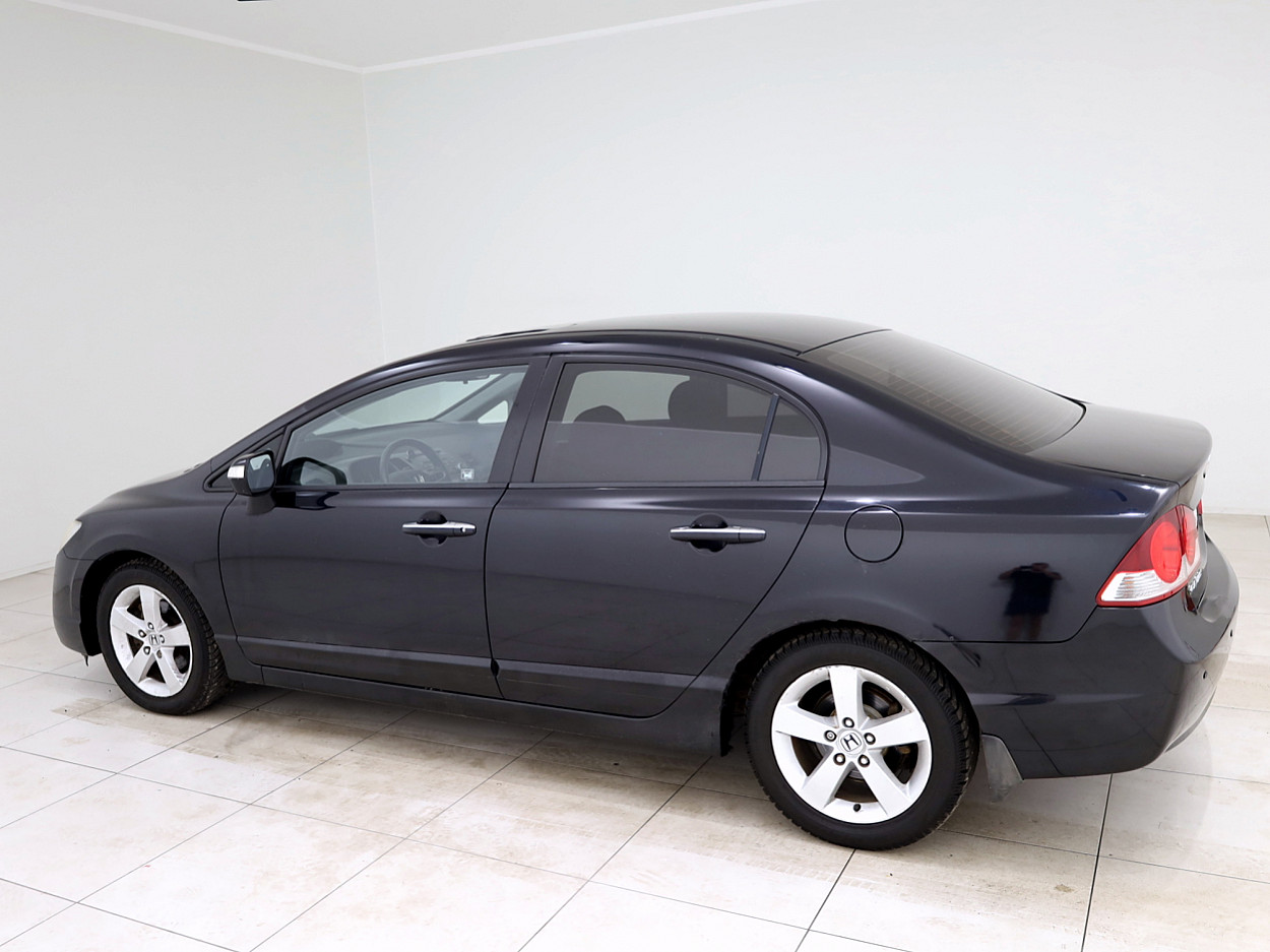 Honda Civic Comfort ATM 1.8 103 kW - Photo 4