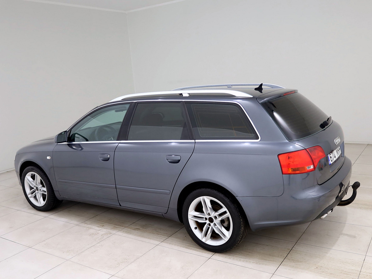 Audi A4 Avant Comfortline ATM 2.0 TDI 103 kW - Photo 4