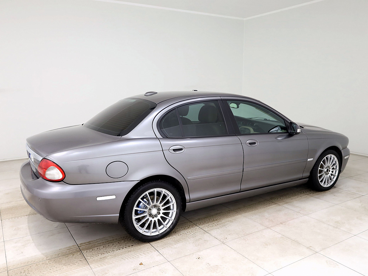 Jaguar X-Type Luxury Facelift ATM 2.2 TD 107 kW - Photo 3