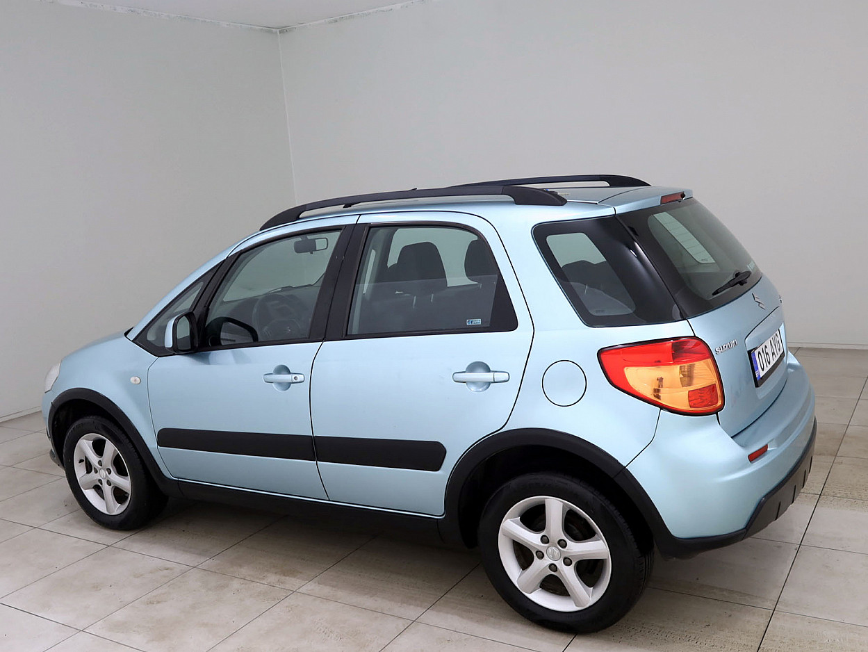 Suzuki SX4 Cross 4x4 1.6 79 kW - Photo 4