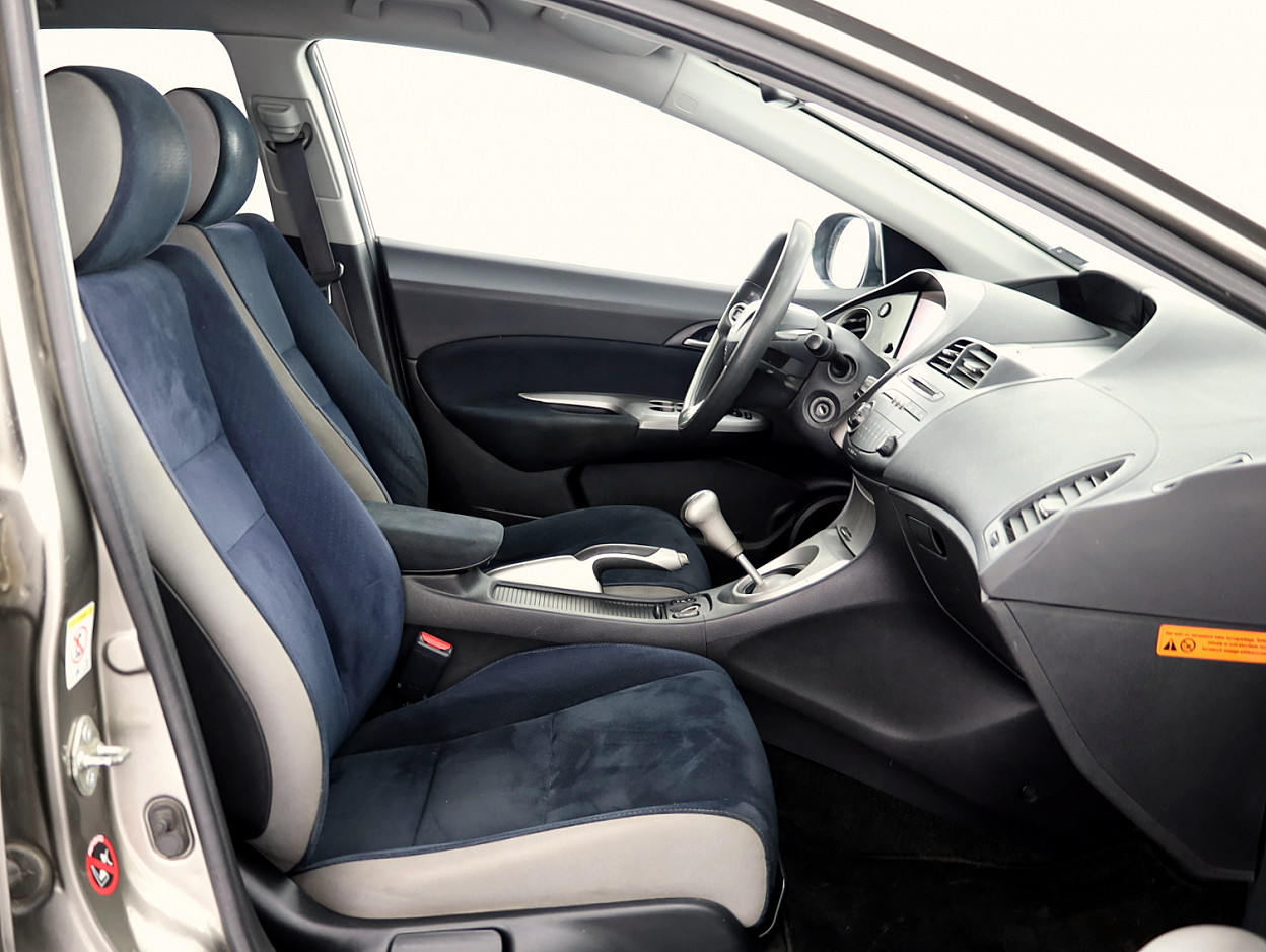 Honda Civic Elegance 1.3 61kW