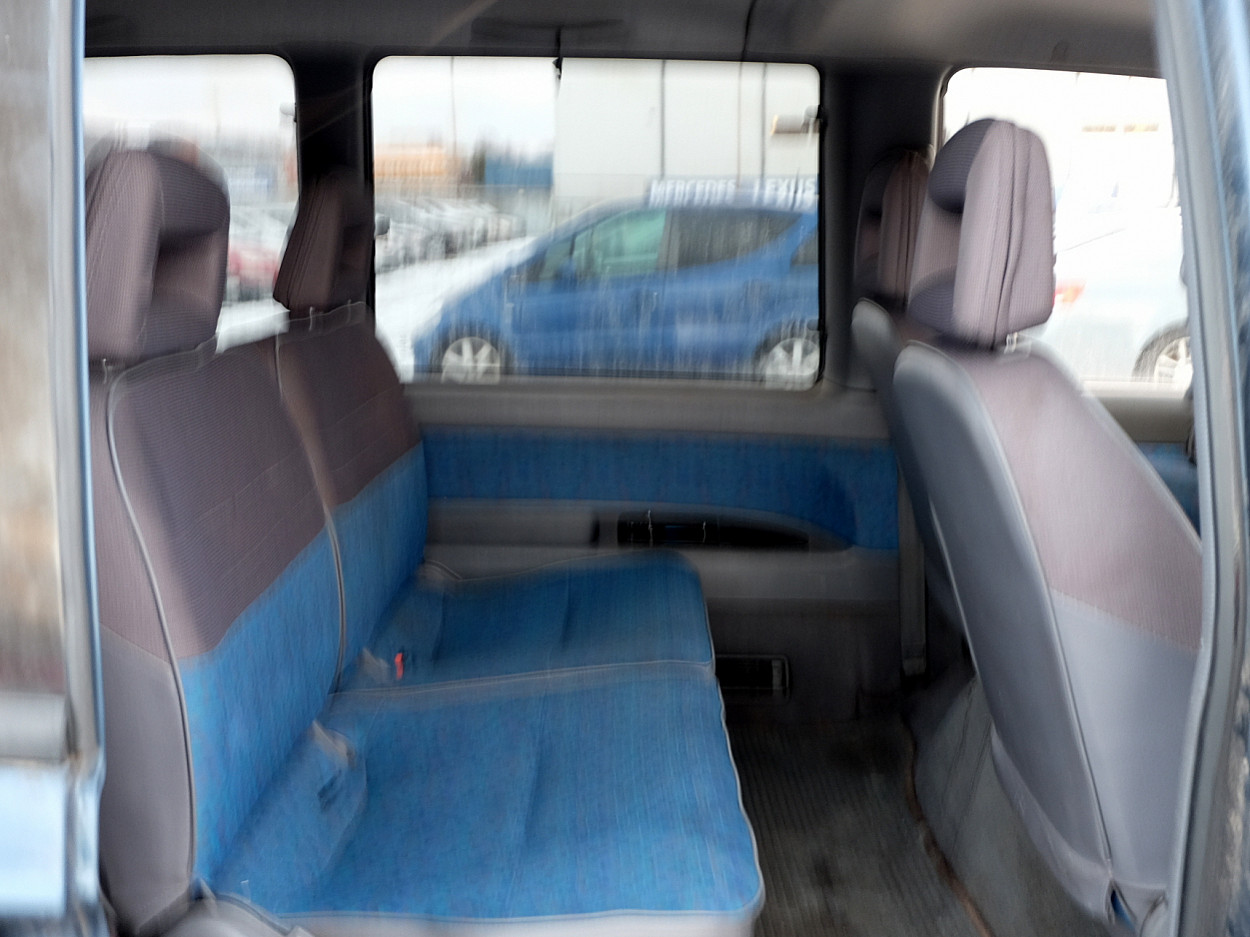 Nissan Serena 2.0 49 kW - Photo 7