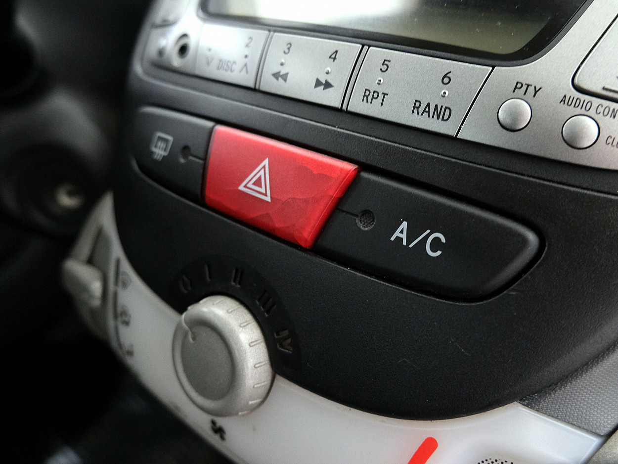 Toyota Aygo Linea Sol 1.0 50 kW - Photo 8