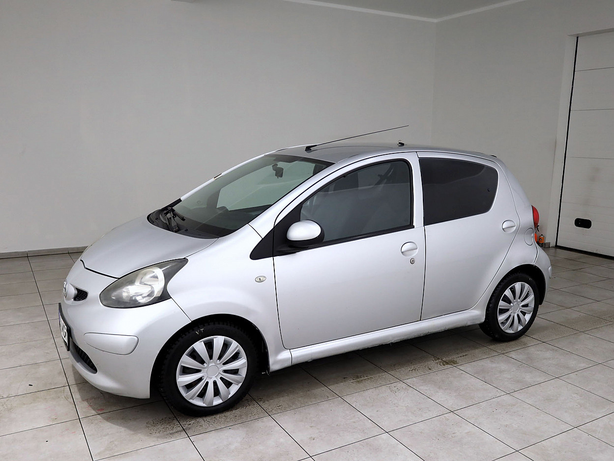 Toyota Aygo Linea Sol 1.0 50 kW - Photo 2