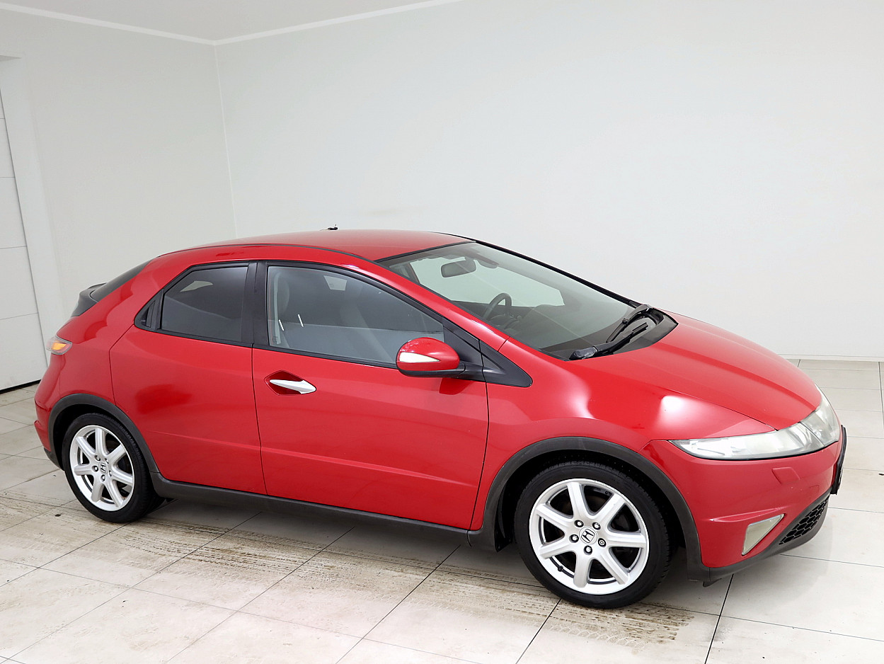 Honda Civic Elegance ATM 1.8 103 kW - Photo 1