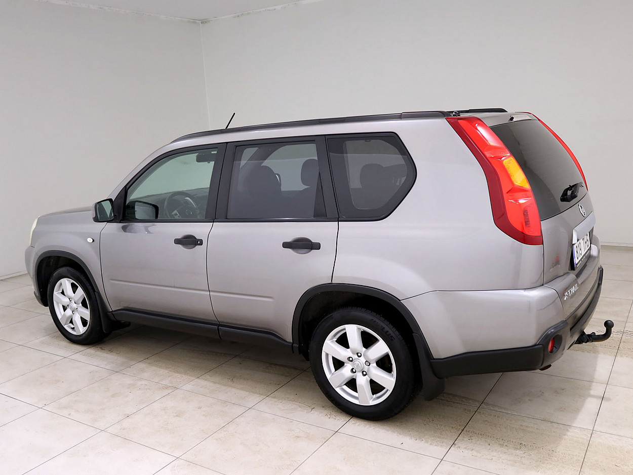 Nissan X-Trail Comfort ATM 2.0 104 kW - Photo 4