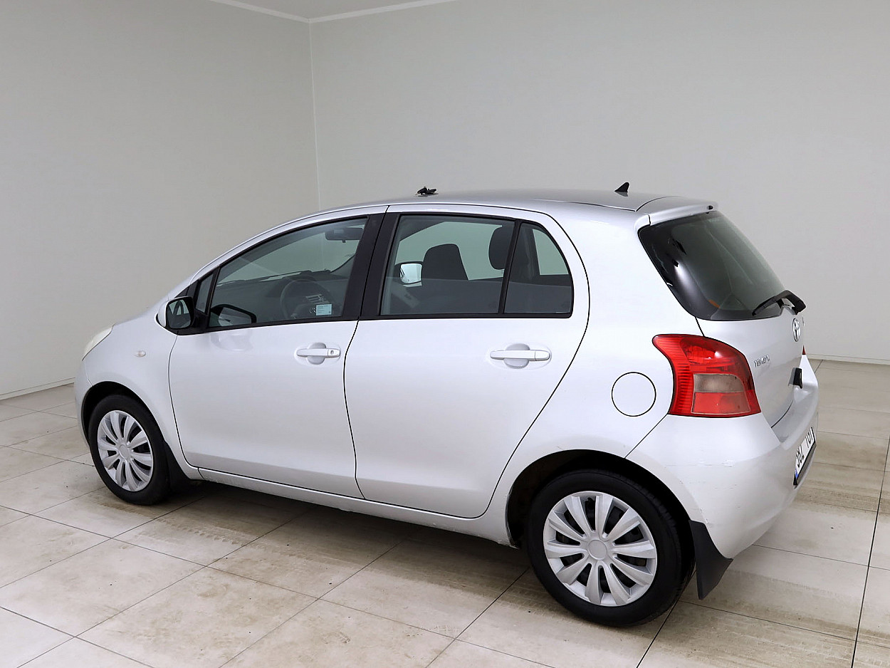 Toyota Yaris Linea Sol A-C 1.3 64 kW - Photo 4