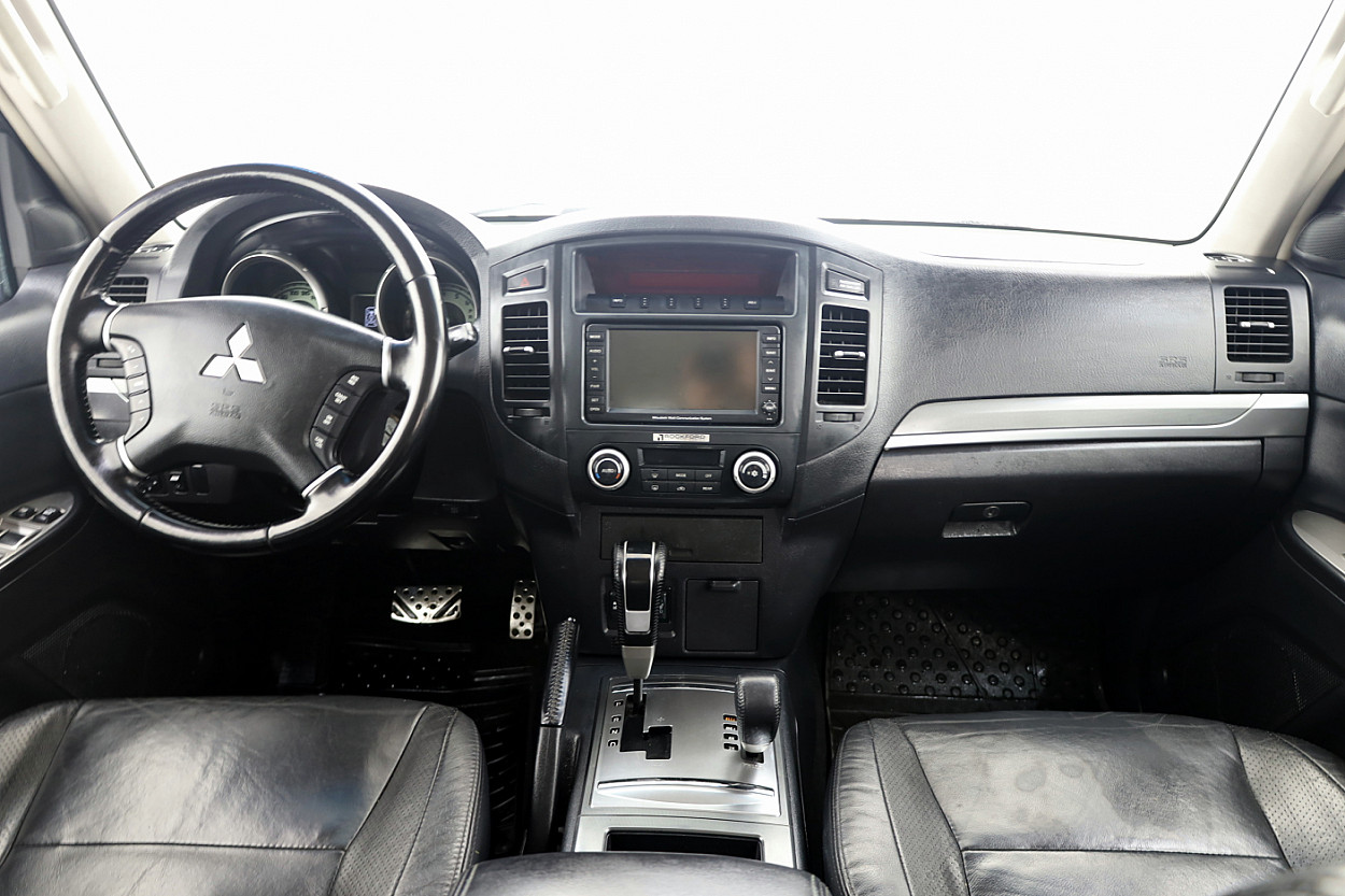 Mitsubishi Pajero Luxury ATM 3.2 DI-D 125 kW - Photo 5