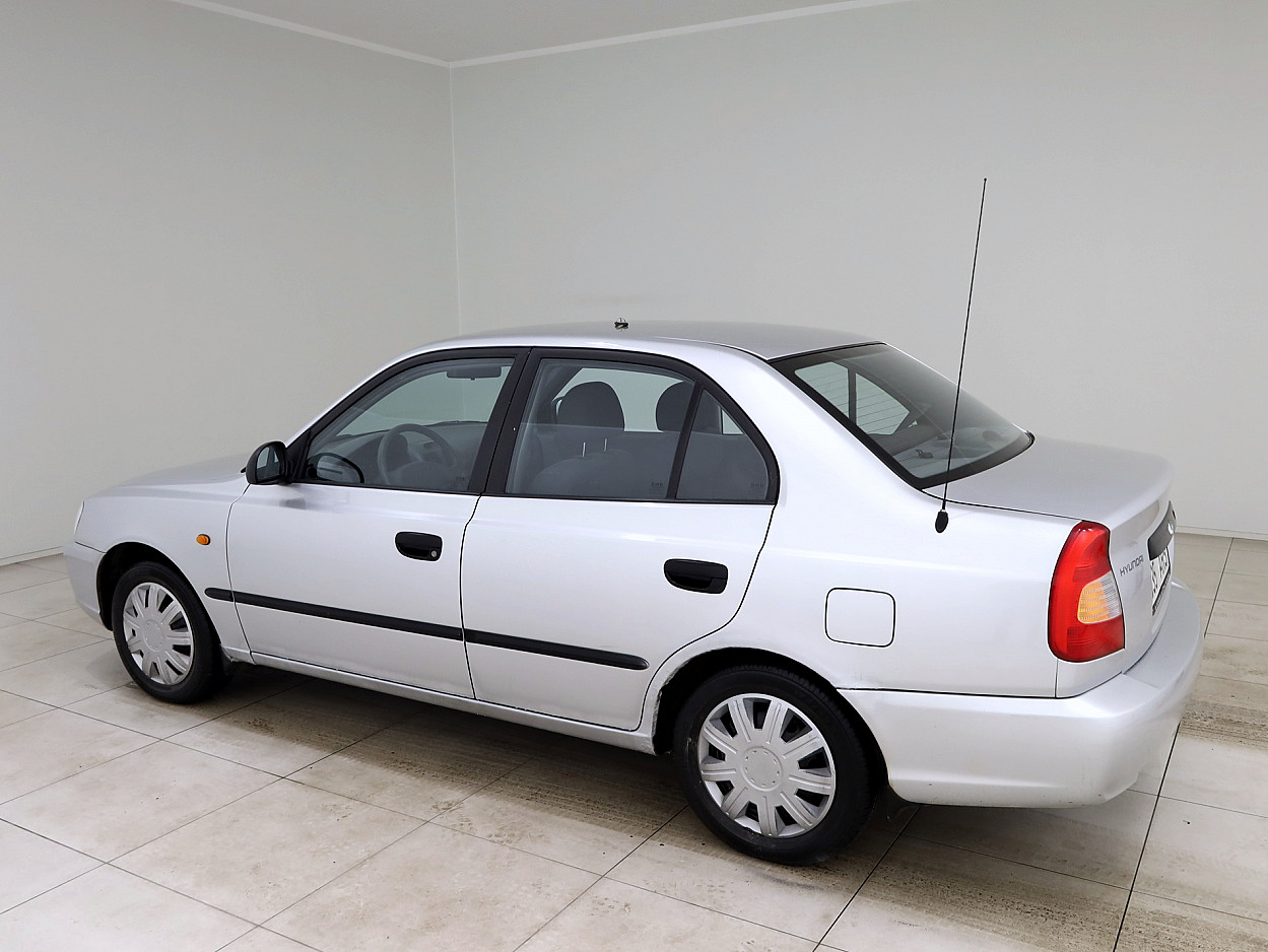 Hyundai Accent Classic 1.3 63 kW - Photo 4