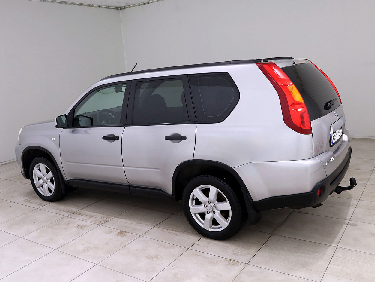 Nissan X-Trail Luxury 4x4 ATM 2.0 dCi 110 kW - Photo 4