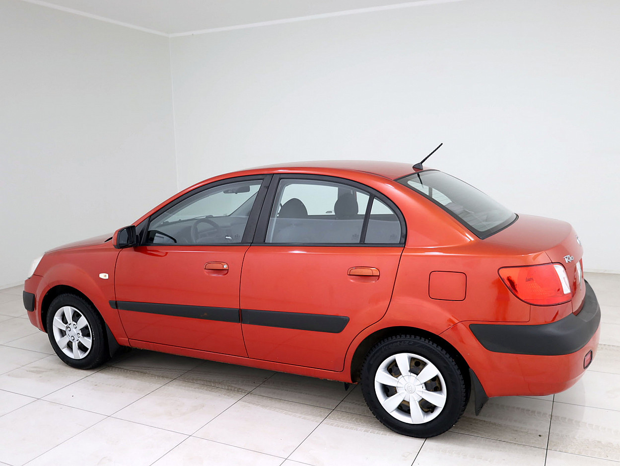 Kia Rio City 1.4 71 kW - Photo 4