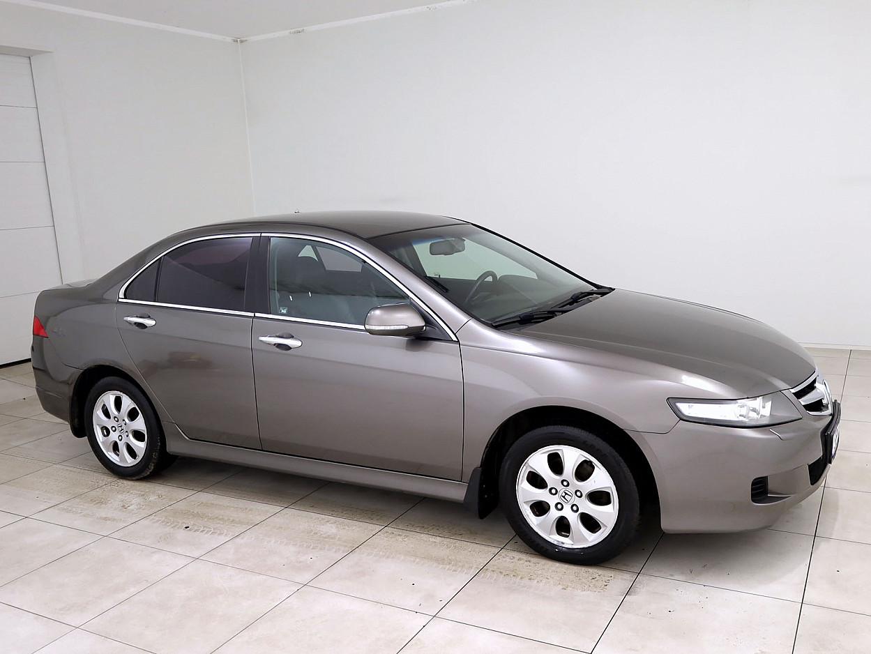 Honda Accord Luxury Facelift ATM 2.0 114 kW - Photo 1