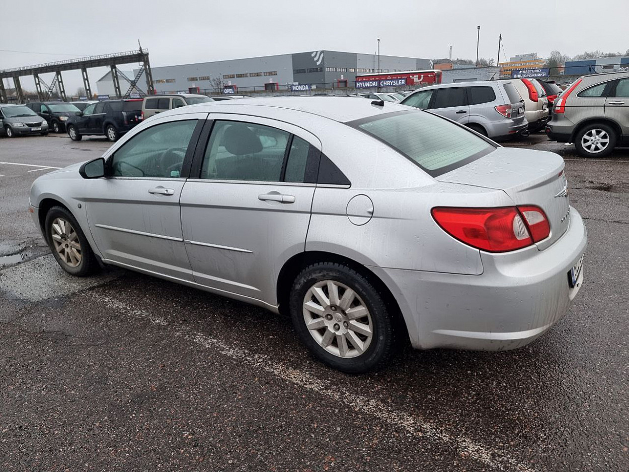 Chrysler Sebring Comfort ATM 2.4 105 kW - Photo 4