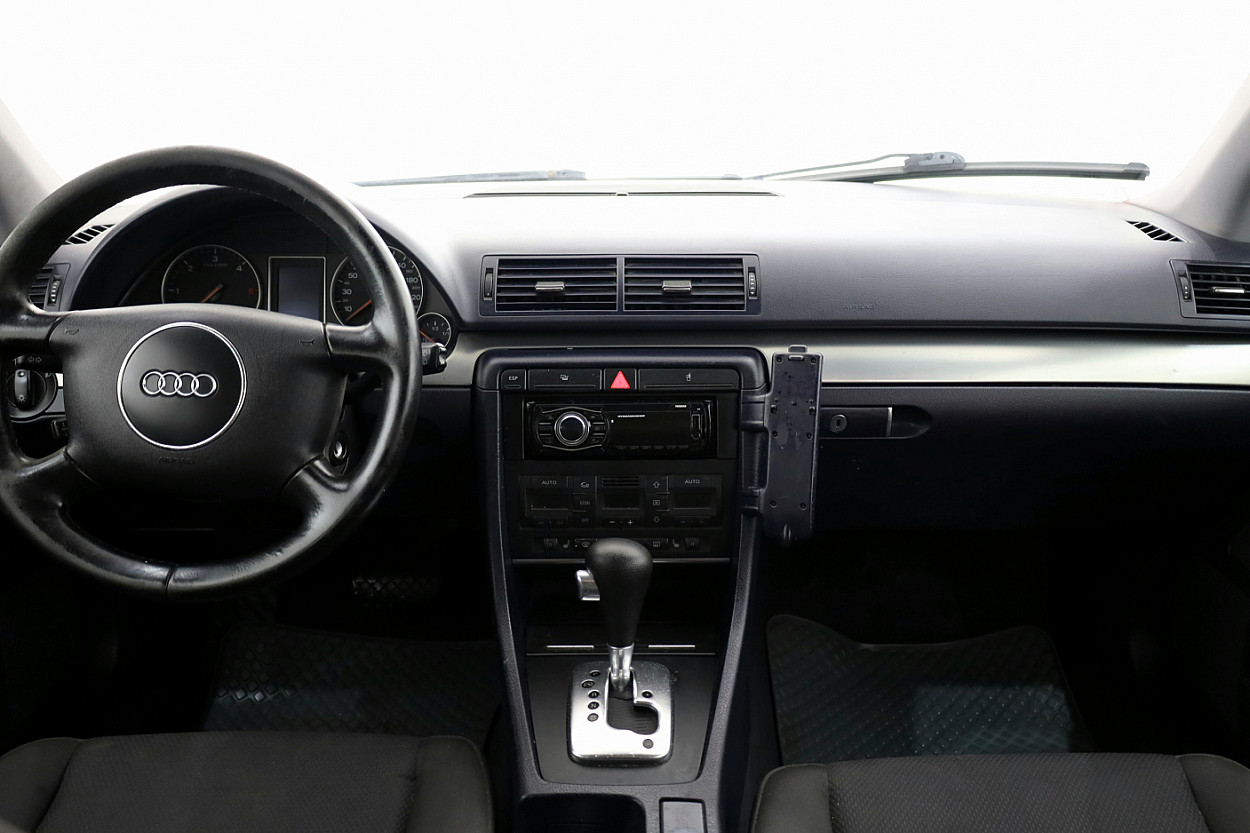 Audi A4 Avant Comfortline ATM 2.5 TDI 120 kW - Photo 5