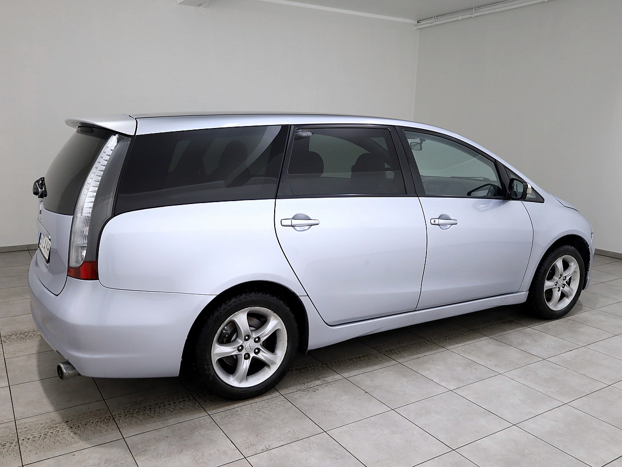 Mitsubishi Grandis Comfort 2.4 121 kW - Photo 3