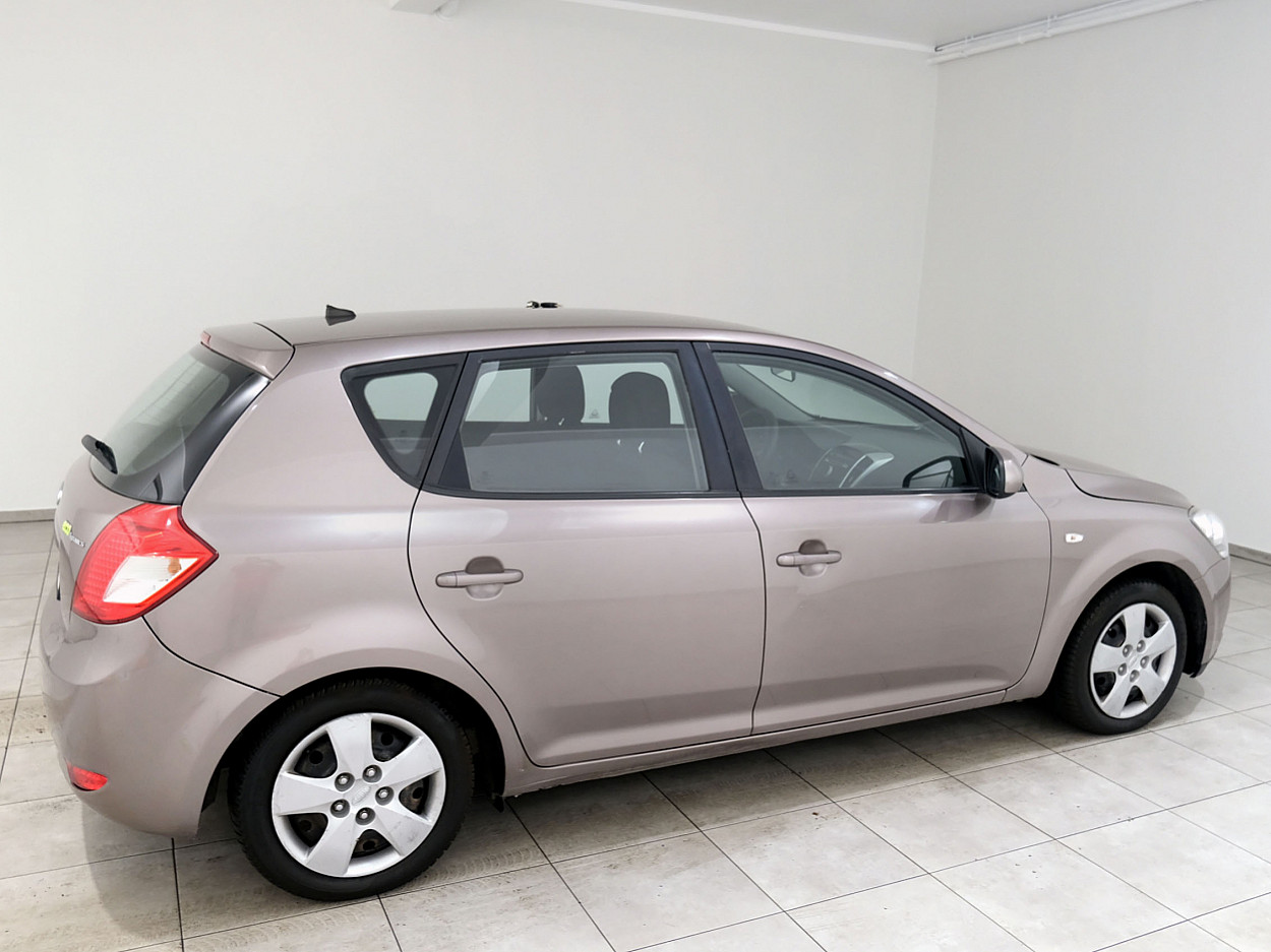 Kia Ceed Facelift 1.6 CRDi 66 kW - Photo 3