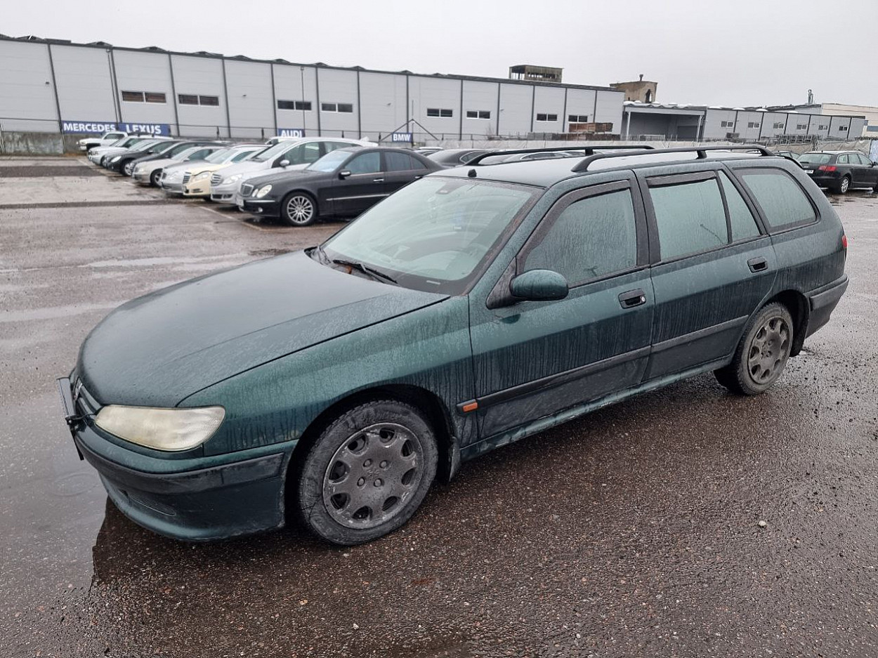 Peugeot 406 Elegance ATM 2.0 97 kW - Photo 2