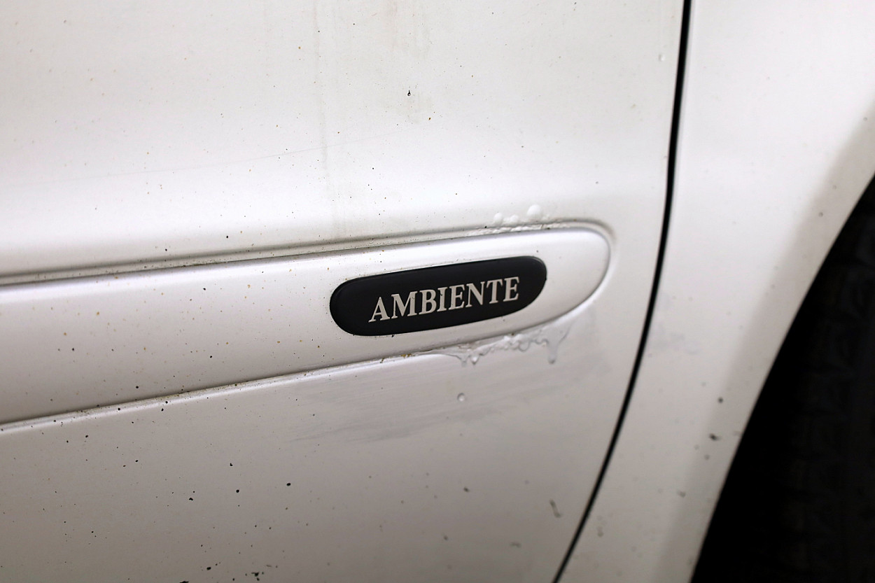 Mercedes-Benz Vaneo Ambiente ATM 1.6 75 kW - Photo 8